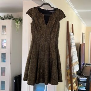 Julia Jordan lace metallic size 4 bronze and black